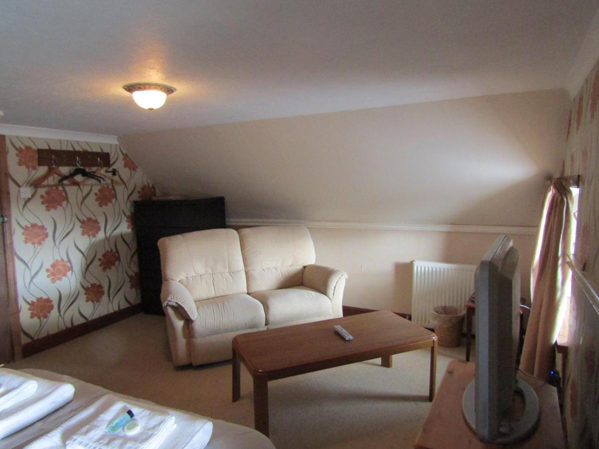 The Crown Hotel Inverbervie Room photo