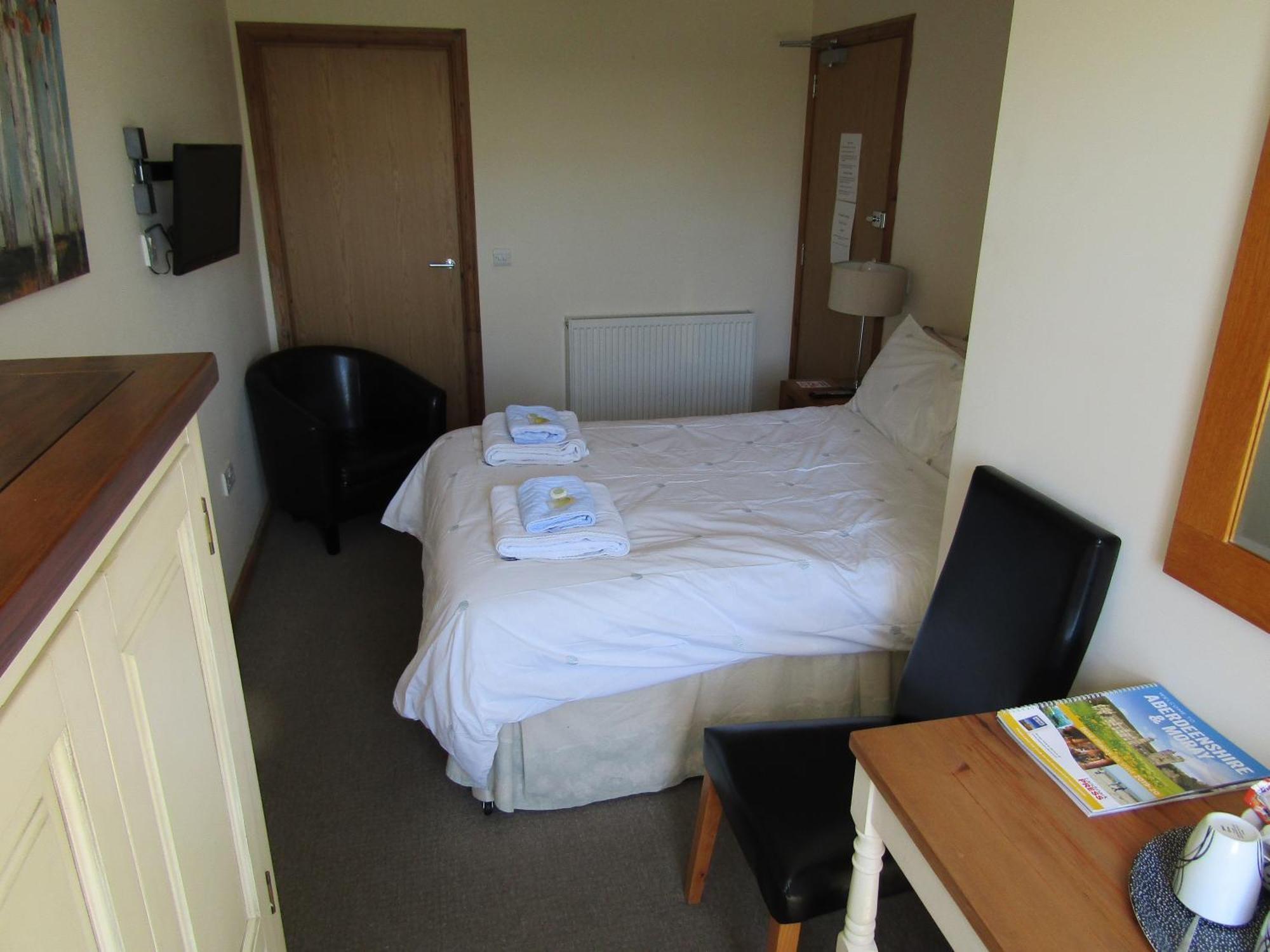 The Crown Hotel Inverbervie Room photo